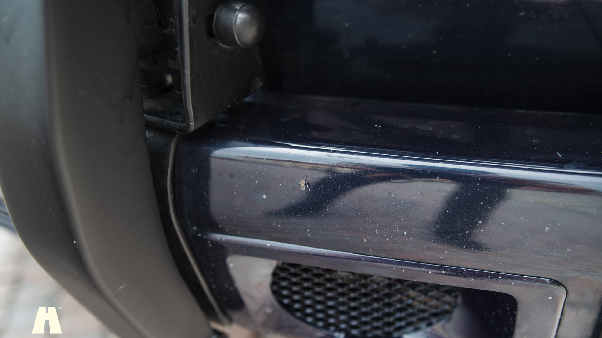 Exterior image of 2004 Mercedes-Benz G400 (KORT)