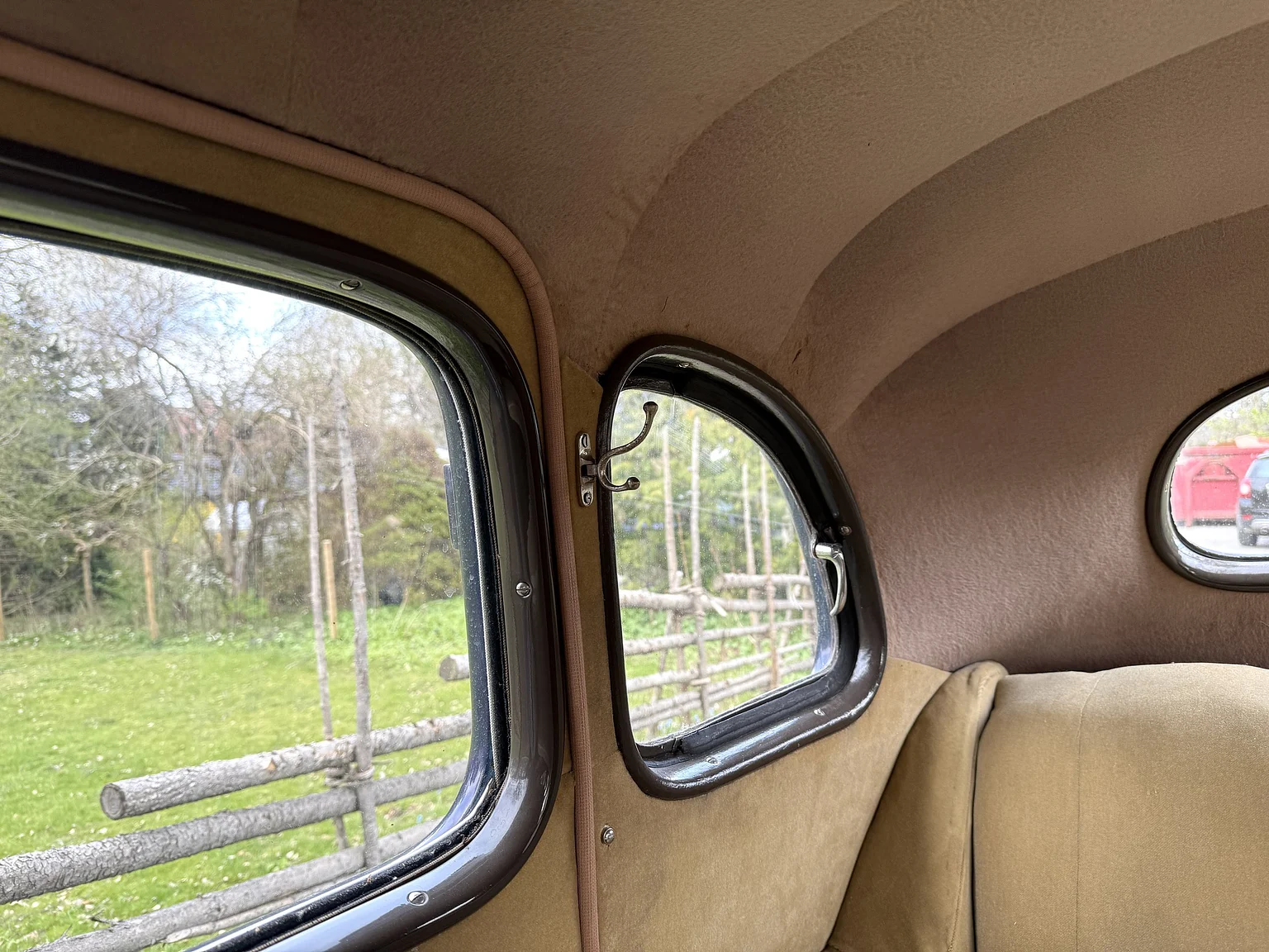 Innenraumfoto von 1936 Ford 214A Fordor (50)