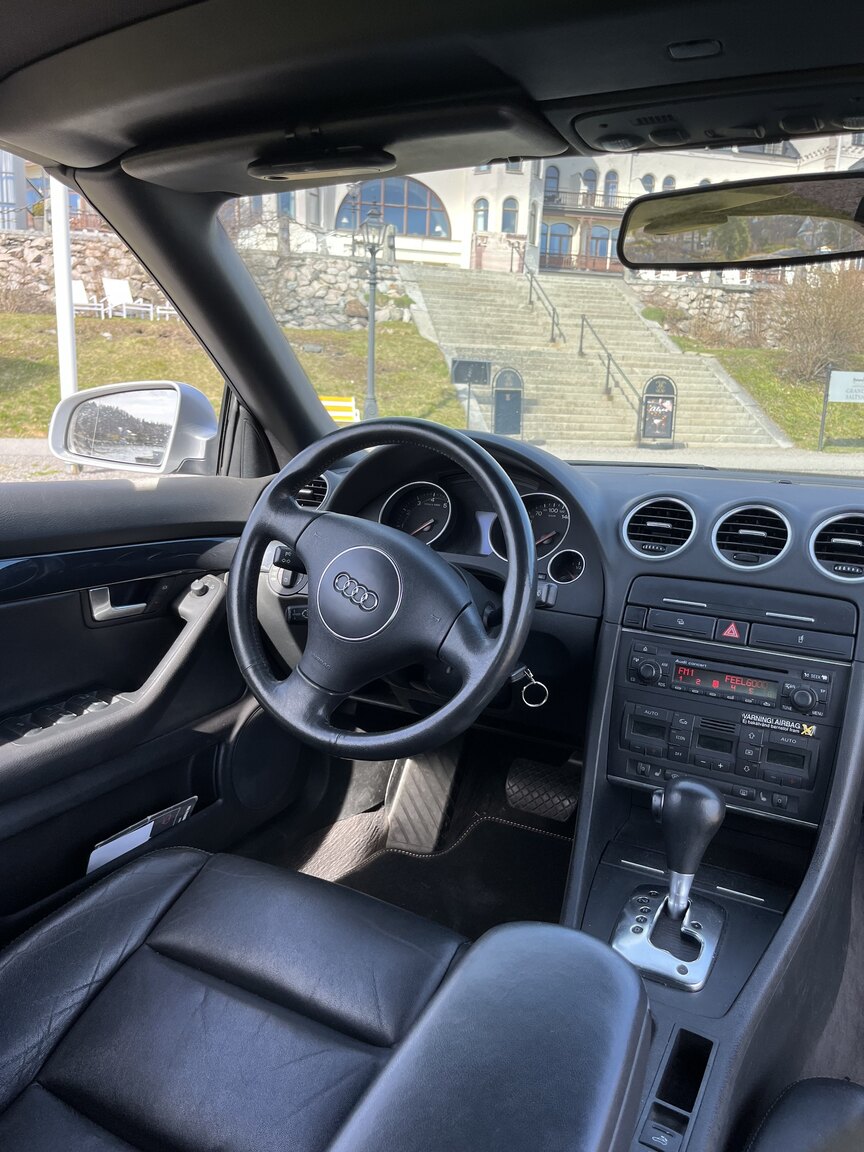 Interior image of 2003 Audi A4 Cabriolet 3.0
