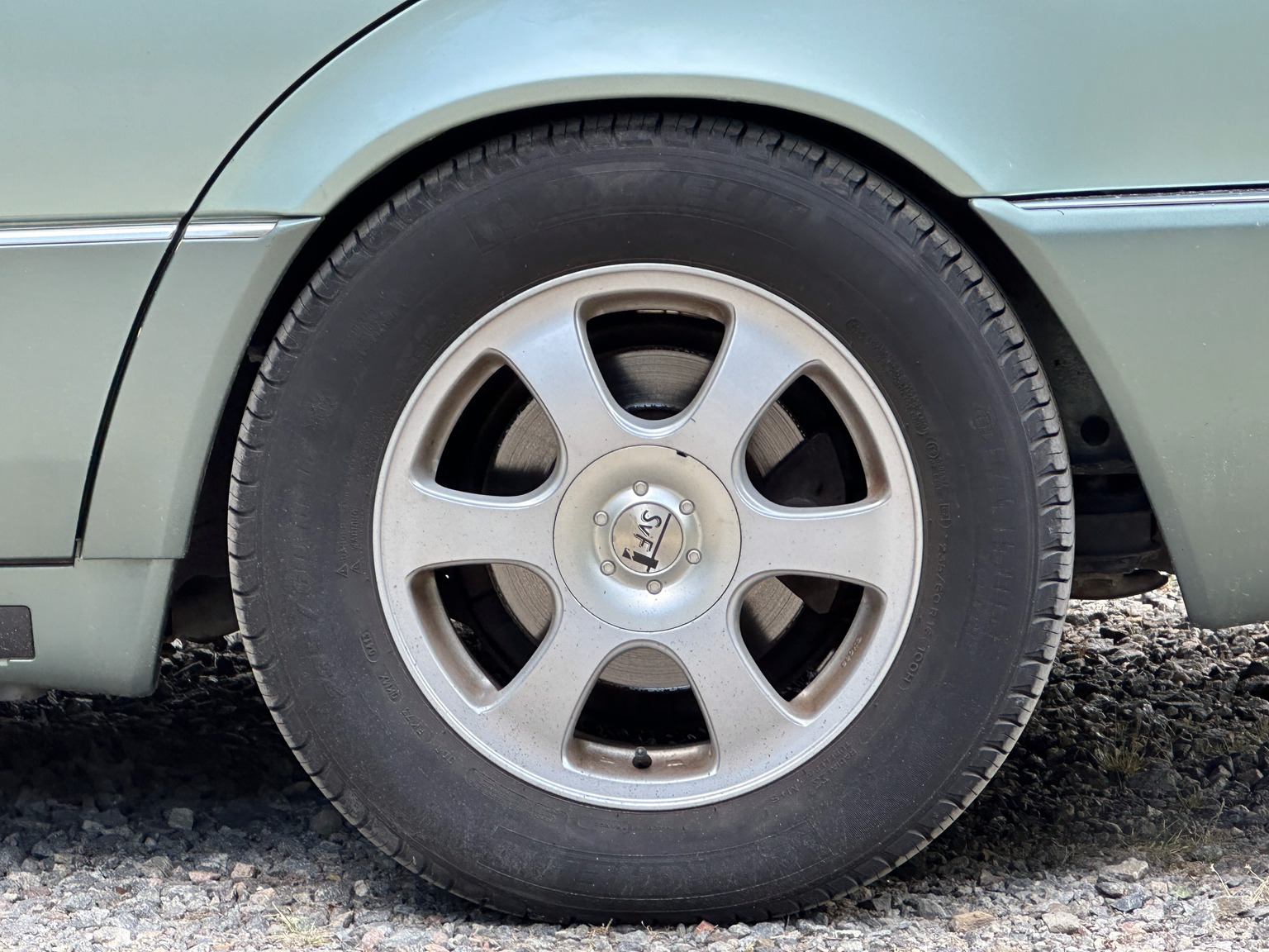 Aussenfoto 1992 Mercedes 300 SE (8)