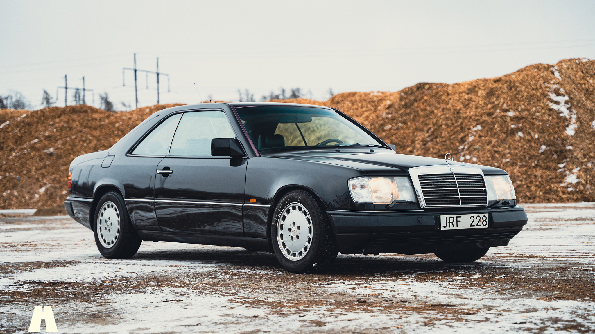 Exteriörbild på 1990 Mercedes 300 CE-24