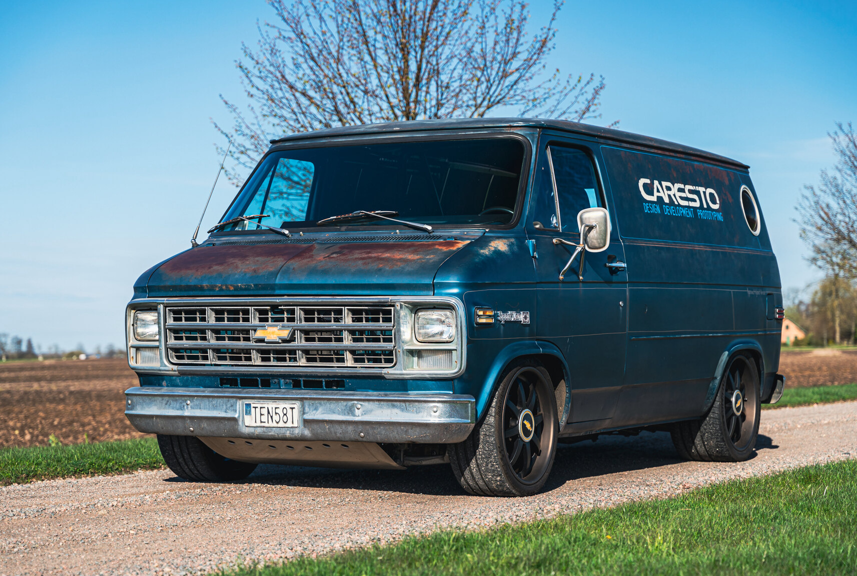 Exterior image of 1978 Chevrolet G10 Sport Van