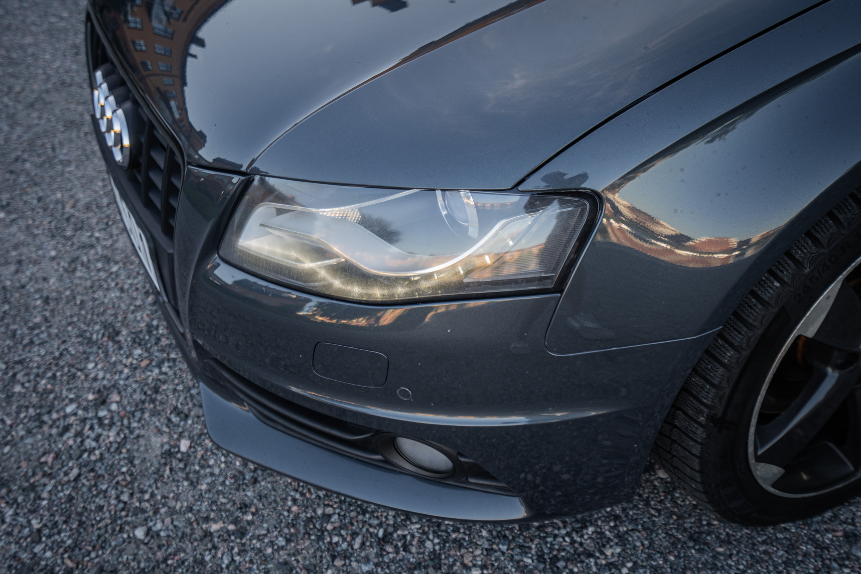 Exterior image of 2011 Audi S4 (53)