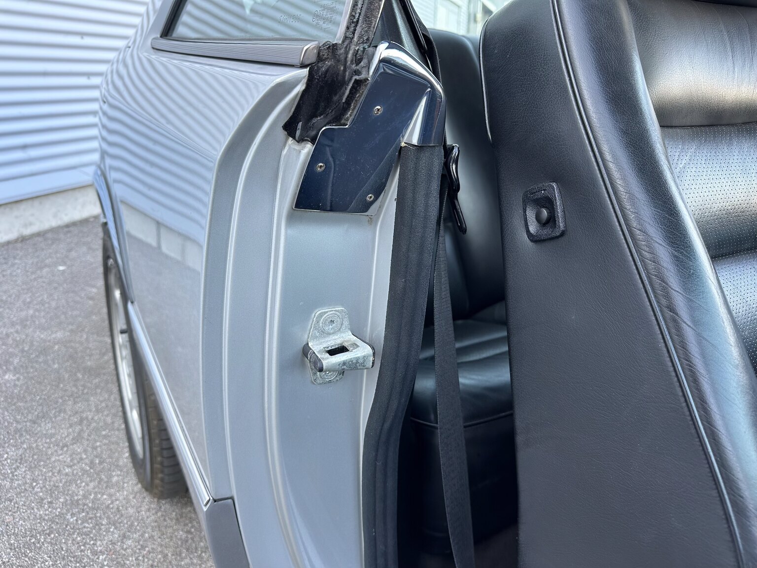 Innenraumfoto von 1992 Mercedes-Benz 300 CE-24