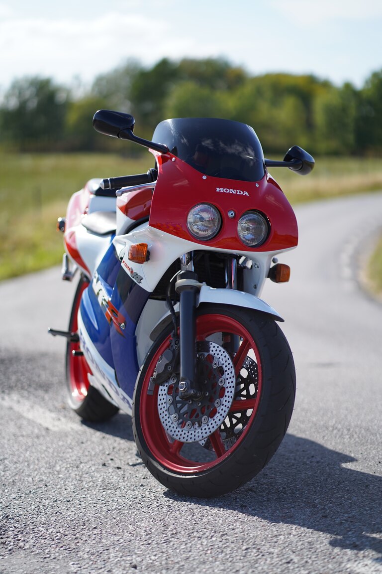 Exterior image of 1992 Honda VFR400R NC30