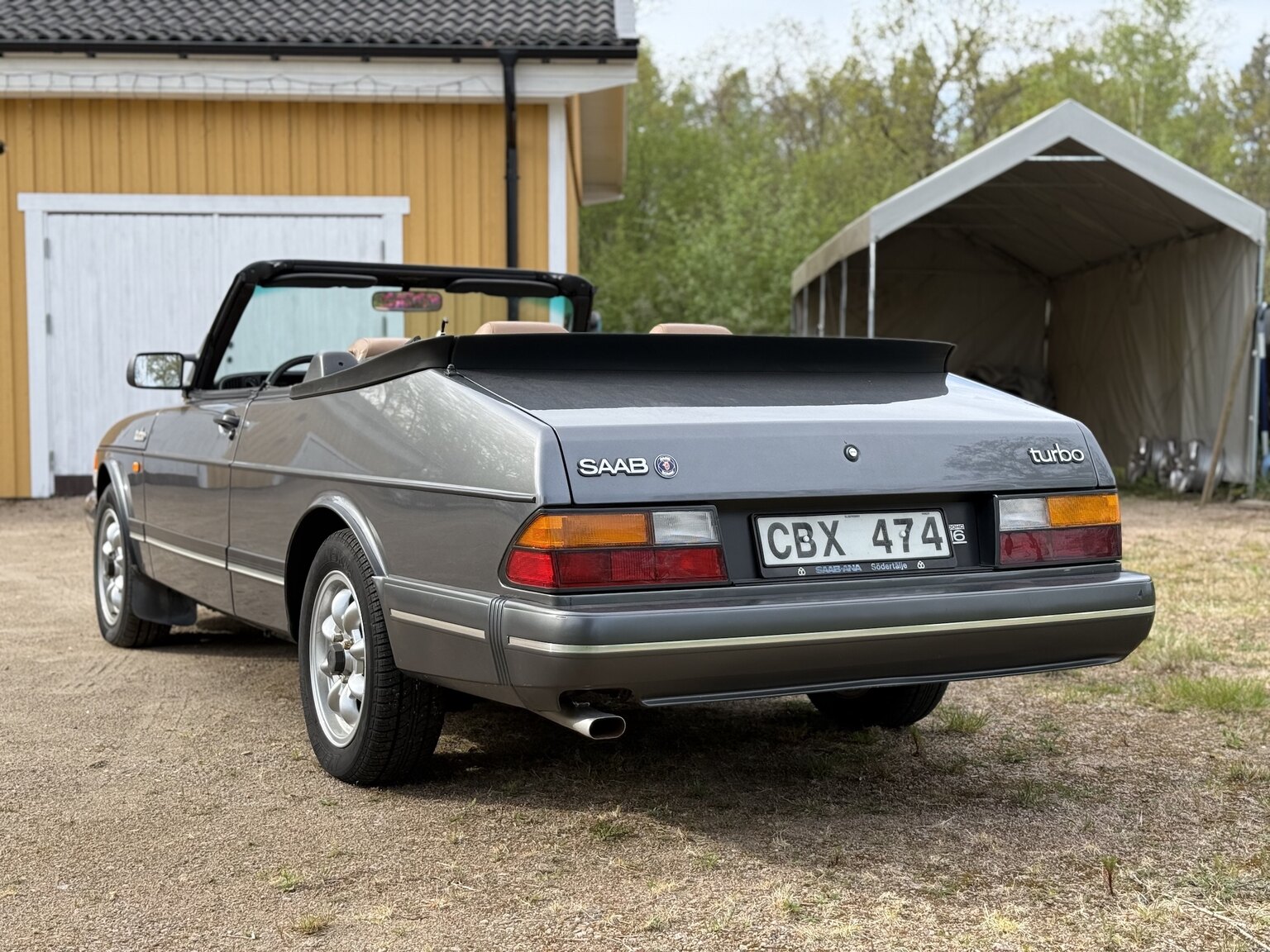 Exterior image of 1987 SAAB 900 Cabriolet 2.0 Turbo T16