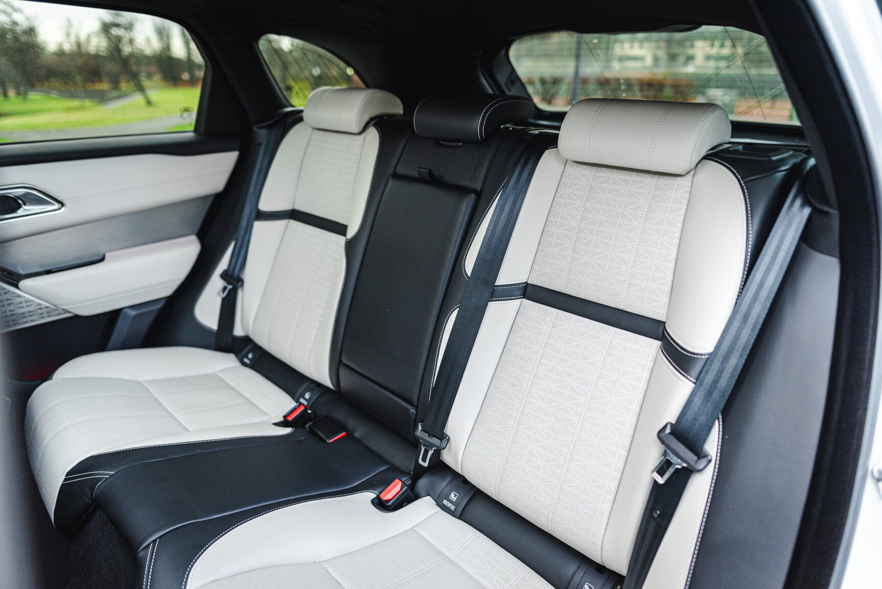 Interior image of 2018 Range Rover Velar D300 AWD HSE