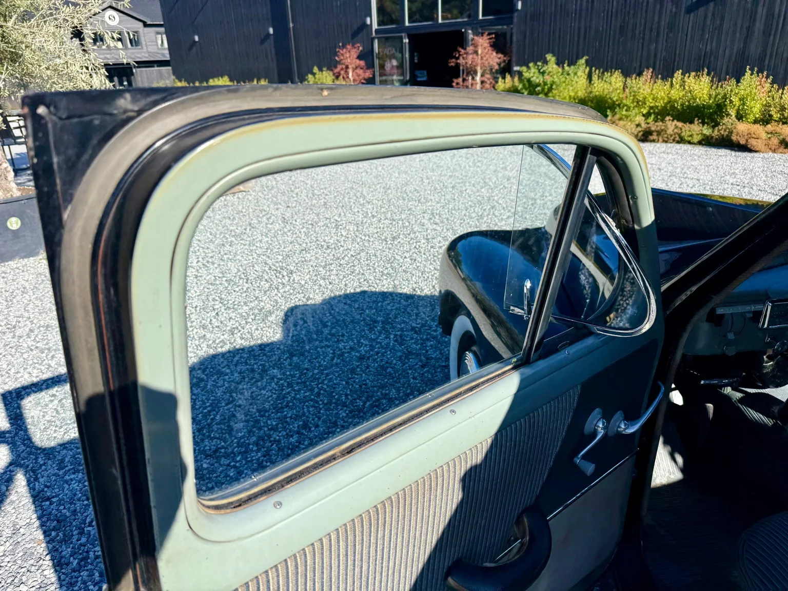 Innenraumfoto von 1953 Volvo PV444E (3)