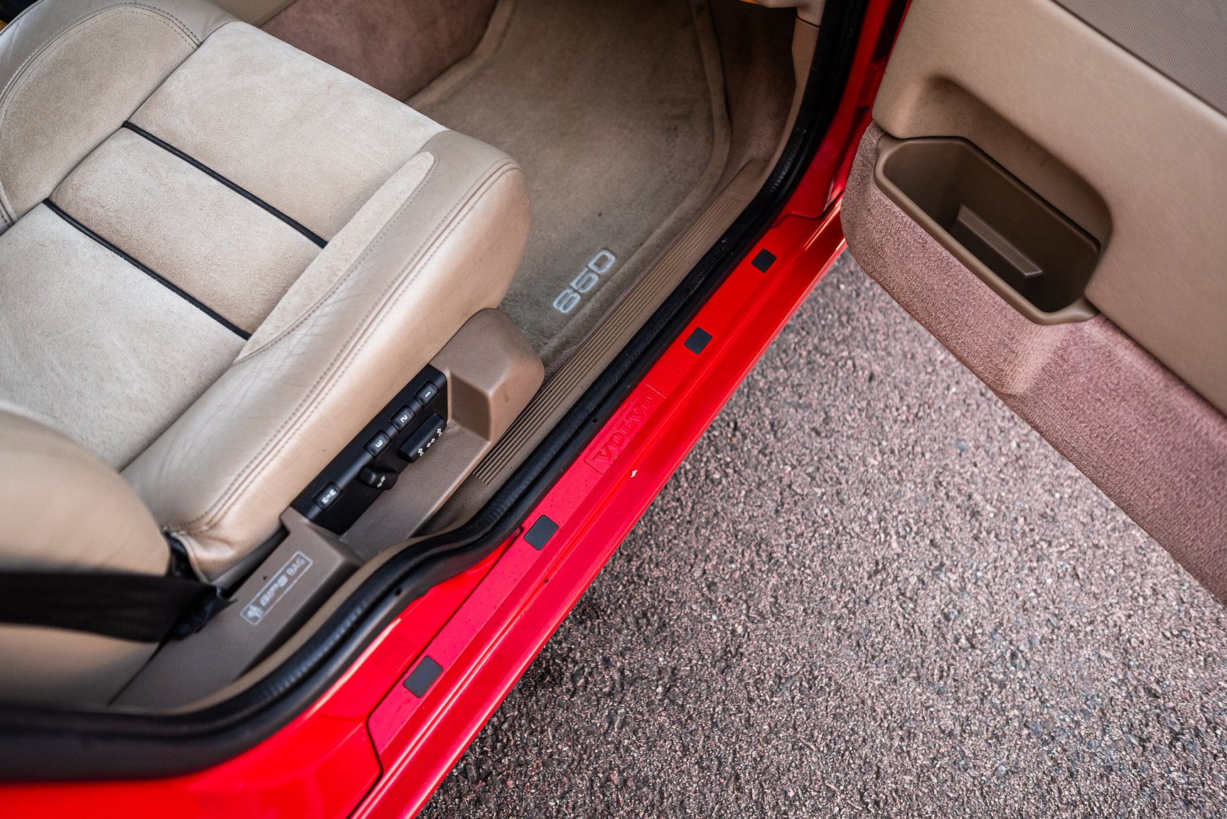Interior image of 1996 Volvo 850 R