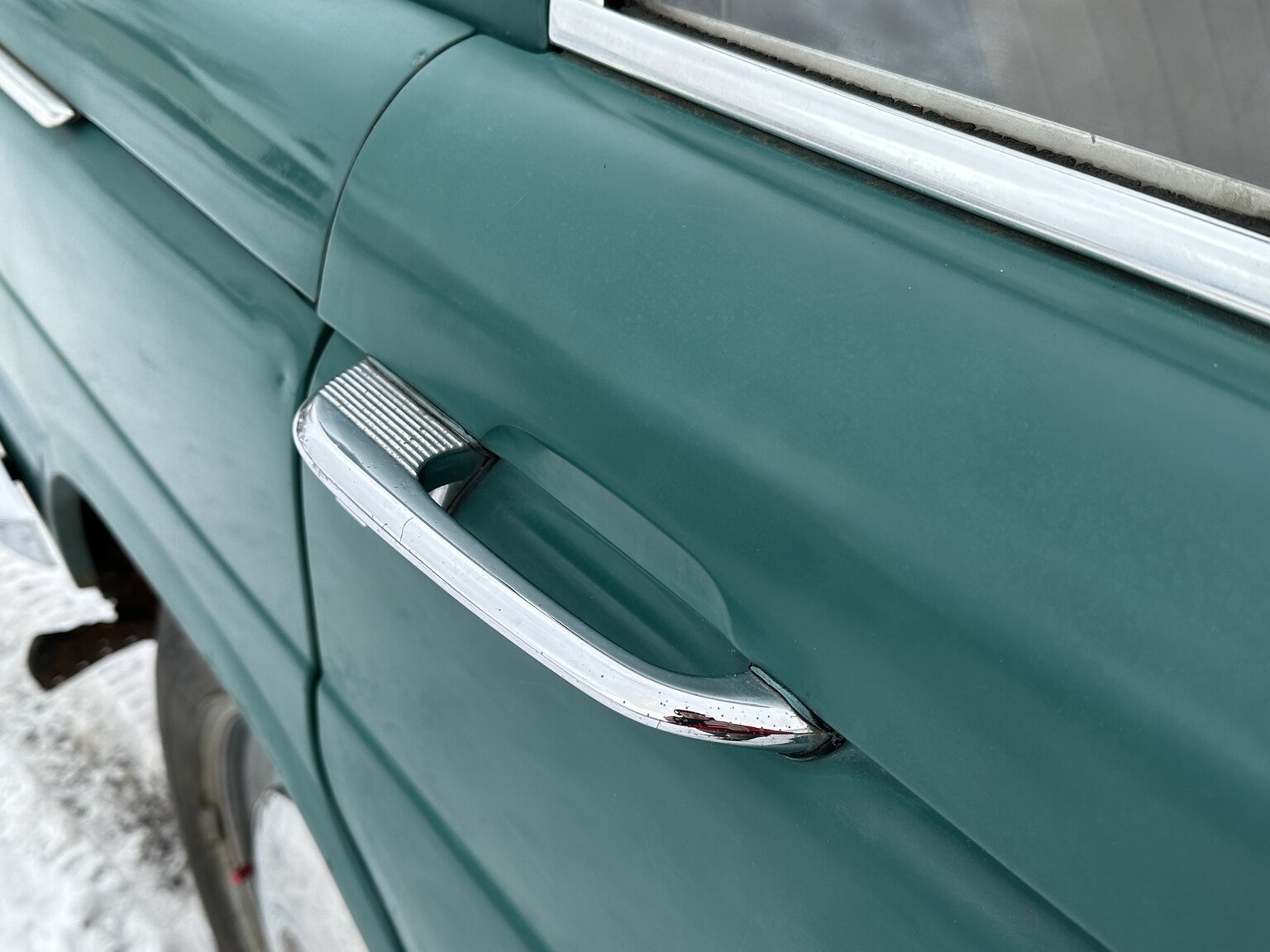 Exterior image of 1965 BMW 1600