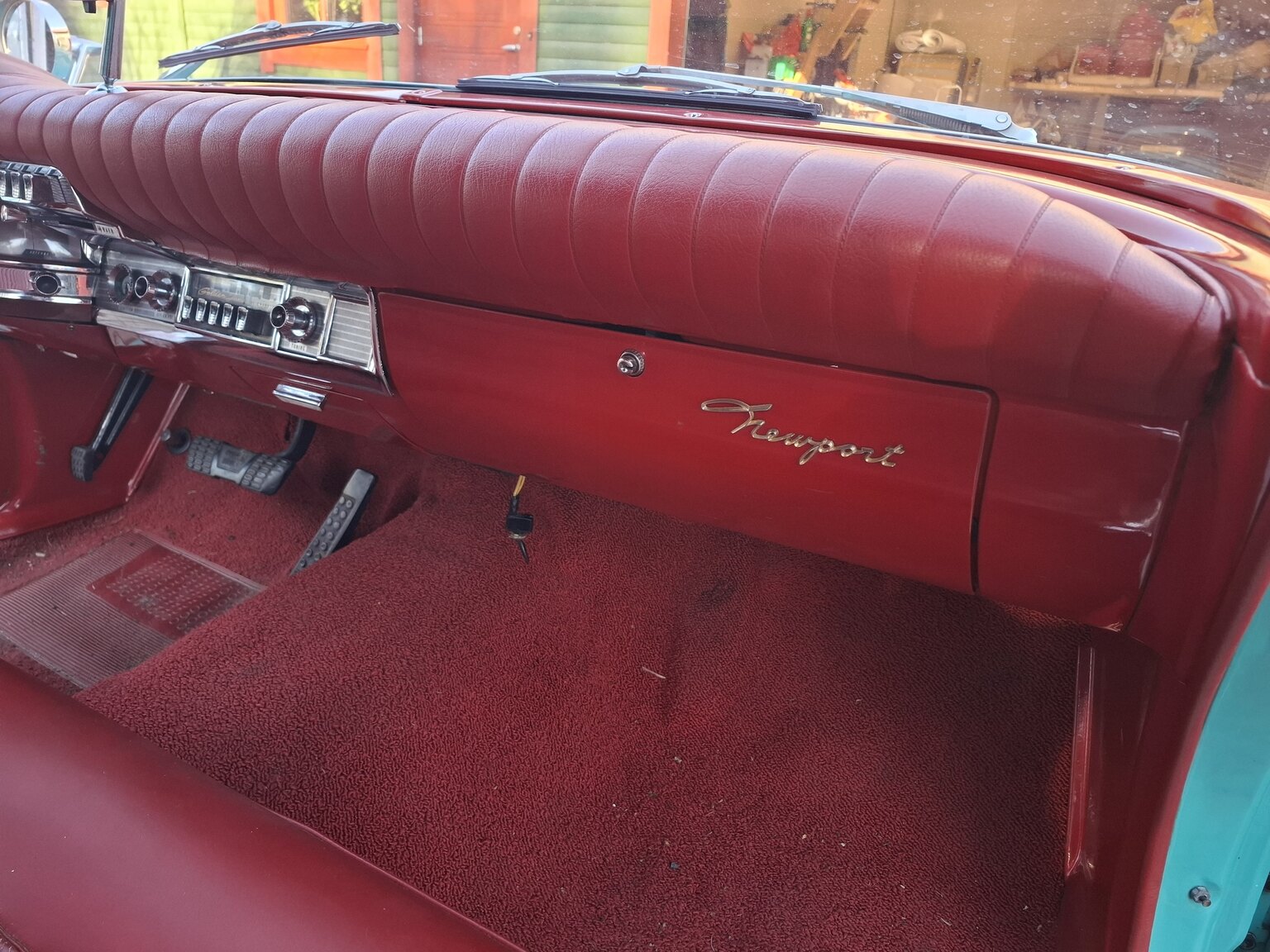Interior image of 1961 Chrysler Newport Cabriolet