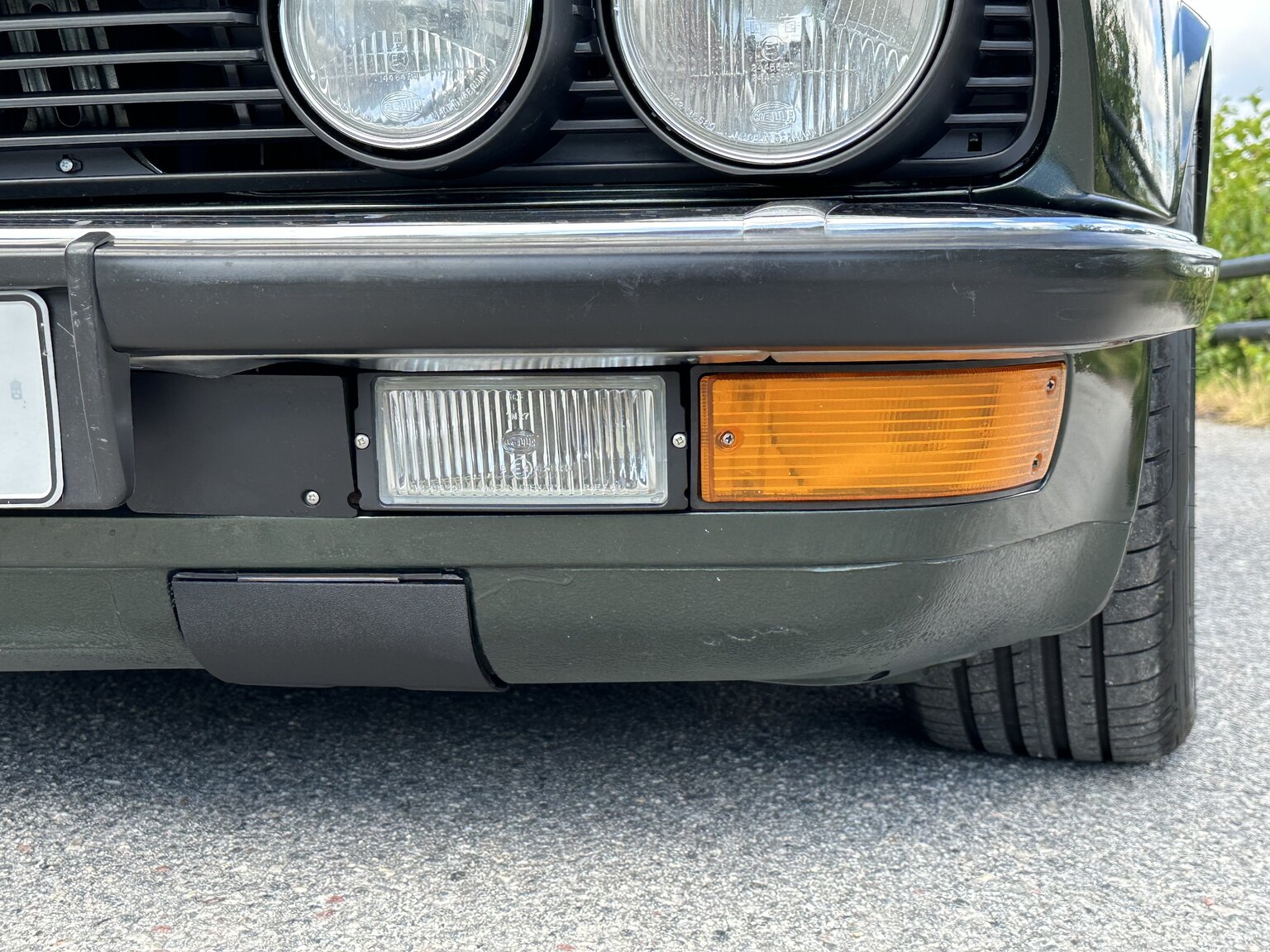 Exterior image of 1985 BMW 525E