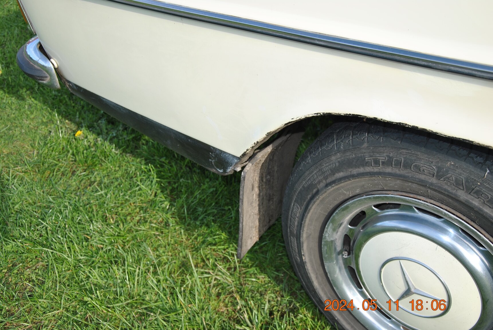 Exteriörbild på 1971 Mercedes-Benz 220D