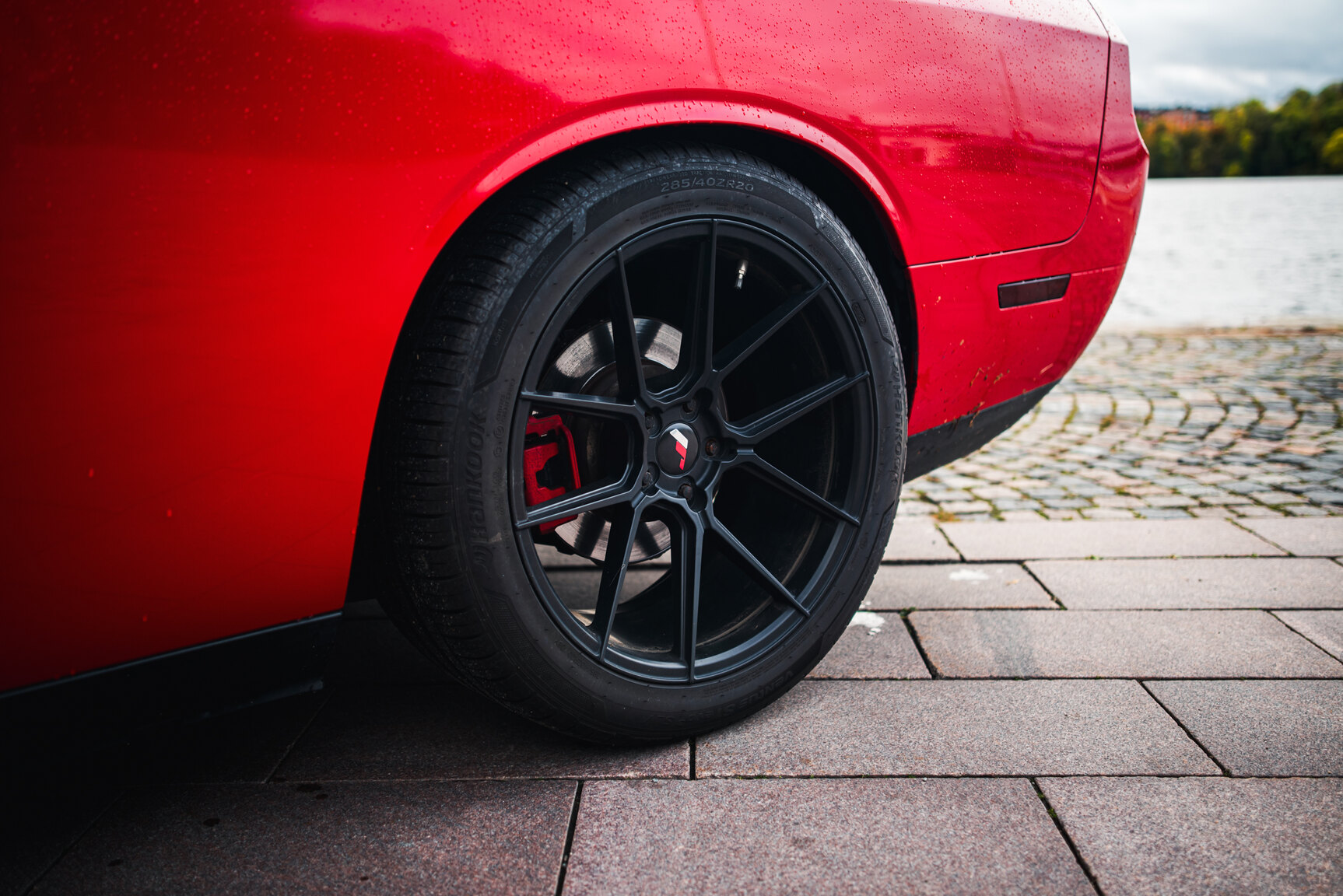 Exterior image of 2010 Dodge Challenger 5.7 V8 HEMI Manuell