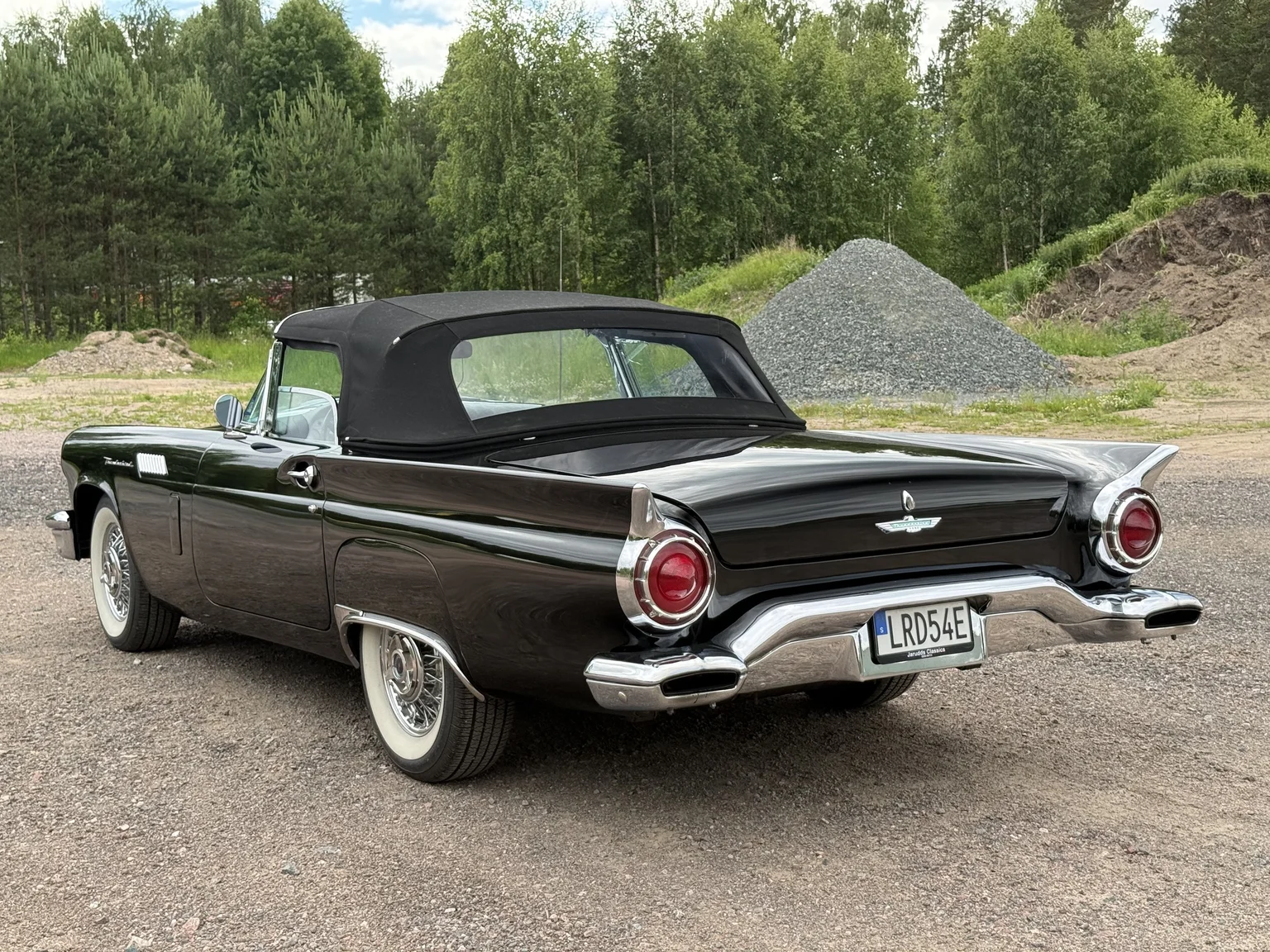 Aussenfoto 1957 Ford Thunderbird (13)