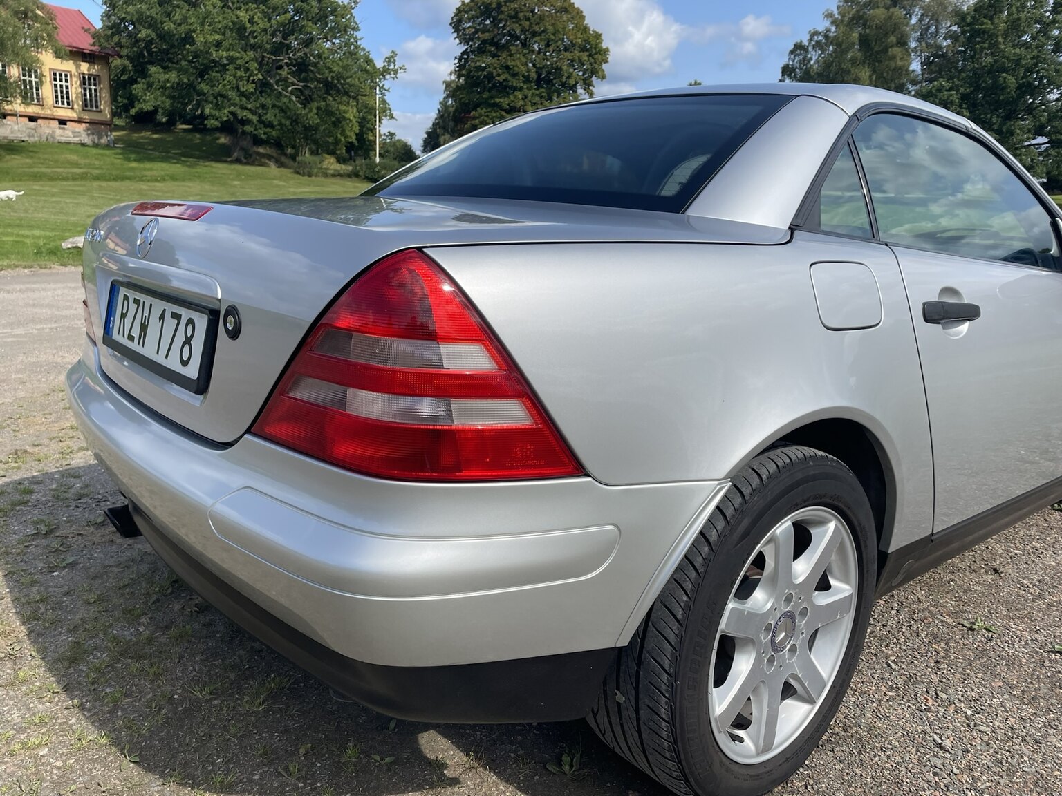 Exteriörbild på 1998 1998 MERCEDES BENZ SLK 230 