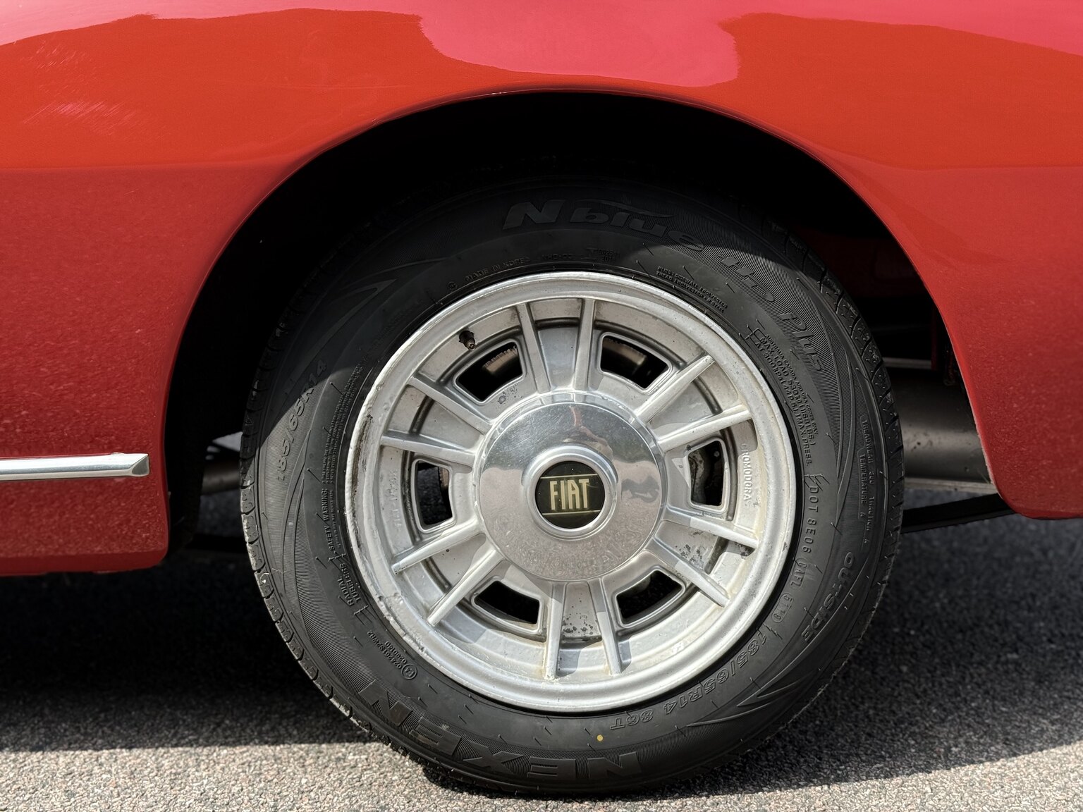 Exterior image of 1968 Fiat Dino Spider