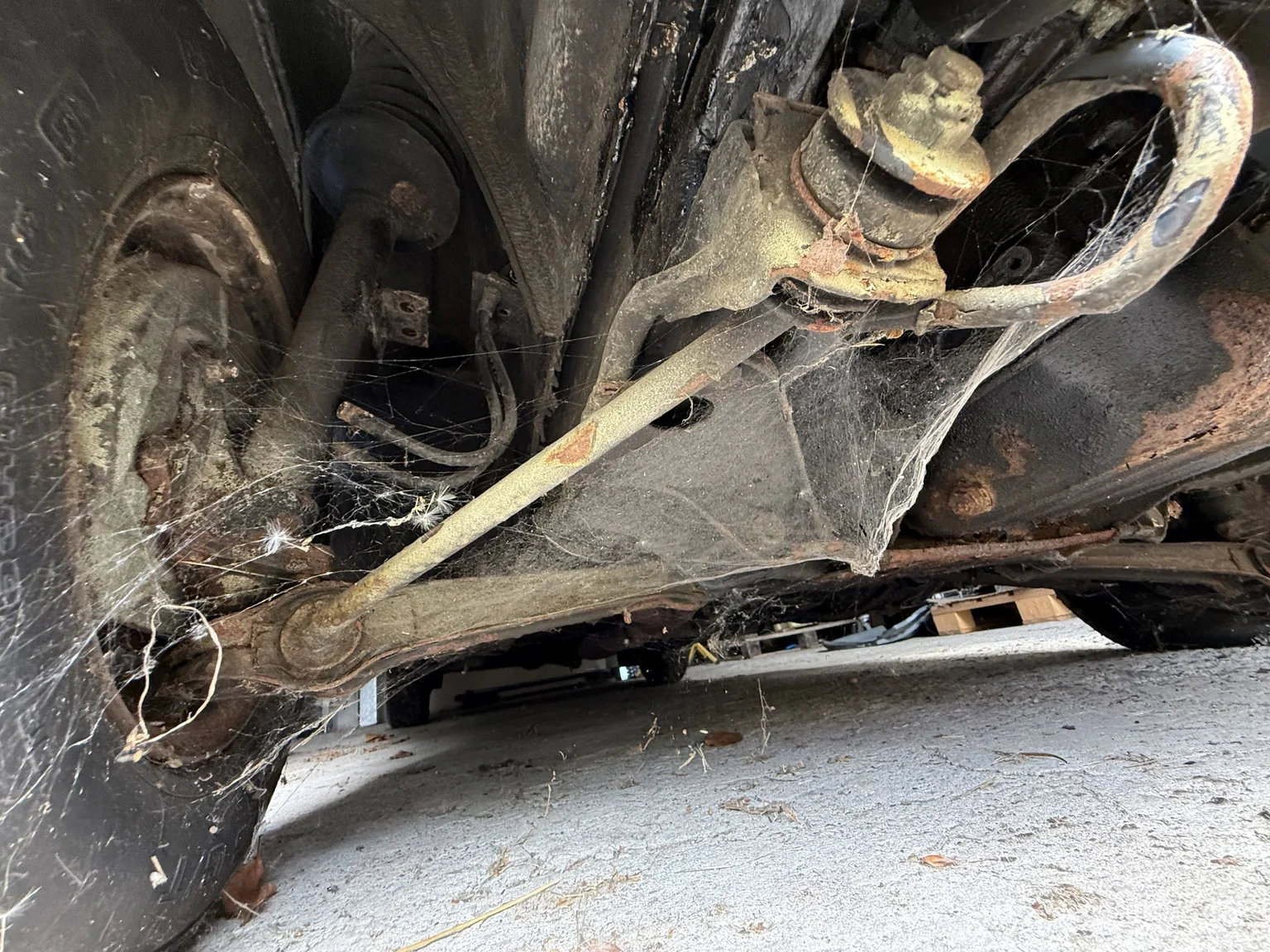 Image of 1973 BMW 1802 mechanics (27)