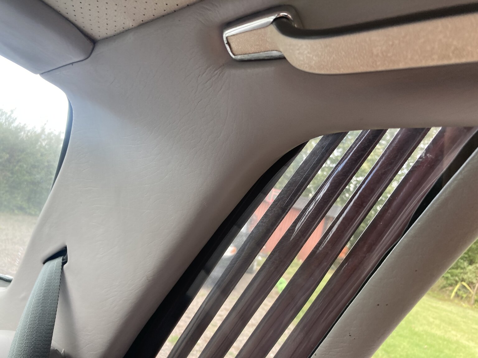 Interior image of 1973 Mercedes-Benz 450 SLC (28)