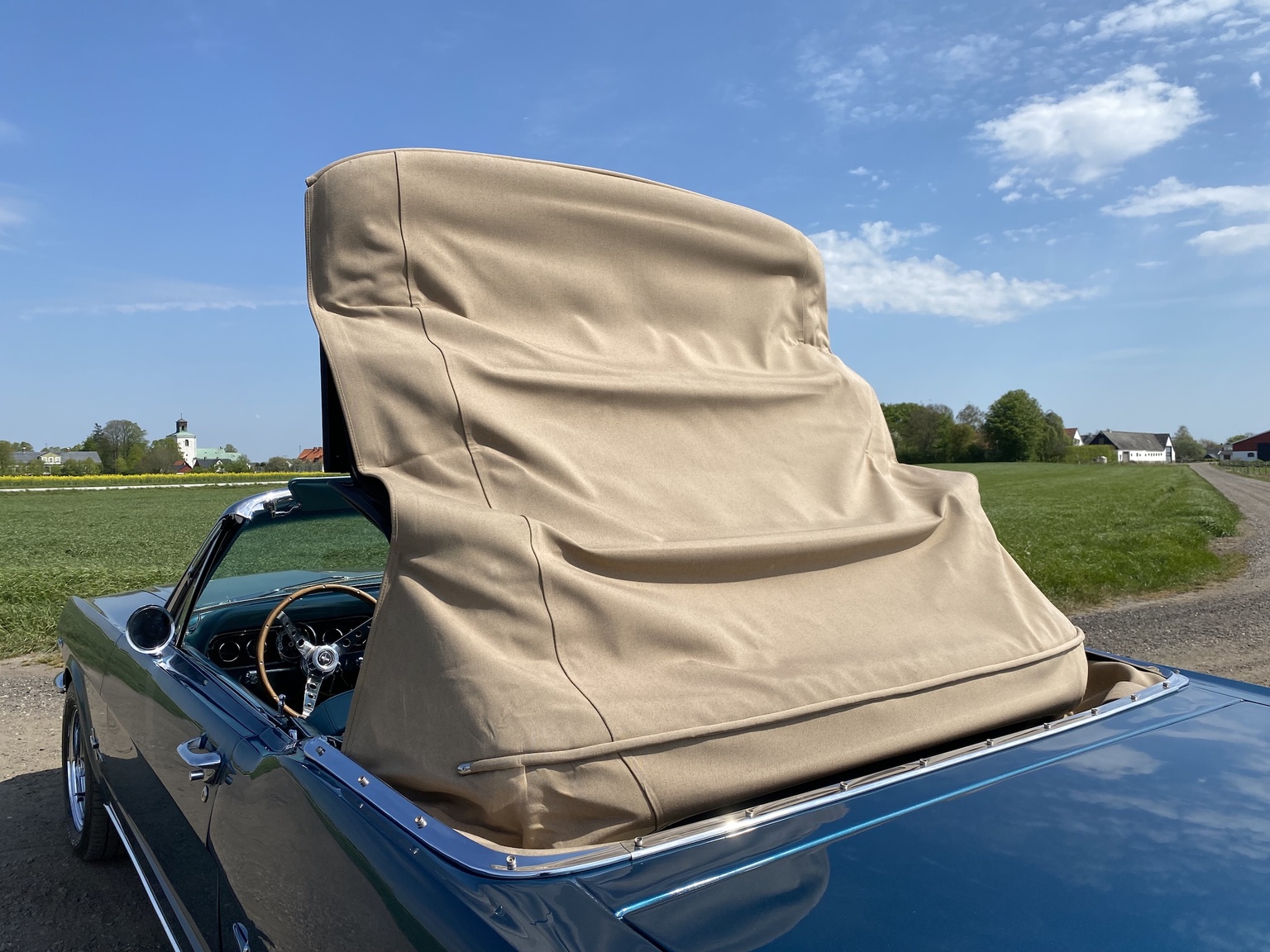 Exteriörbild på 1966 Ford Mustang 289 Cabriolet (9)