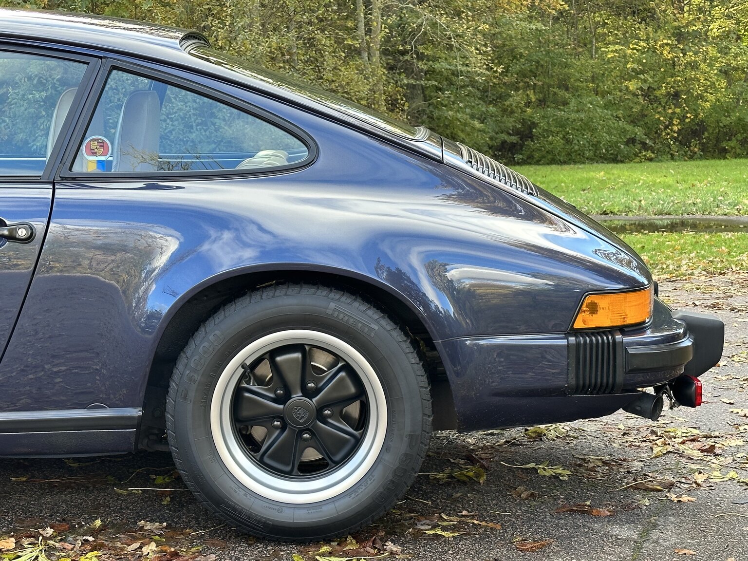 Exteriörbild på 1986 Porsche 911 Carrera 3.2