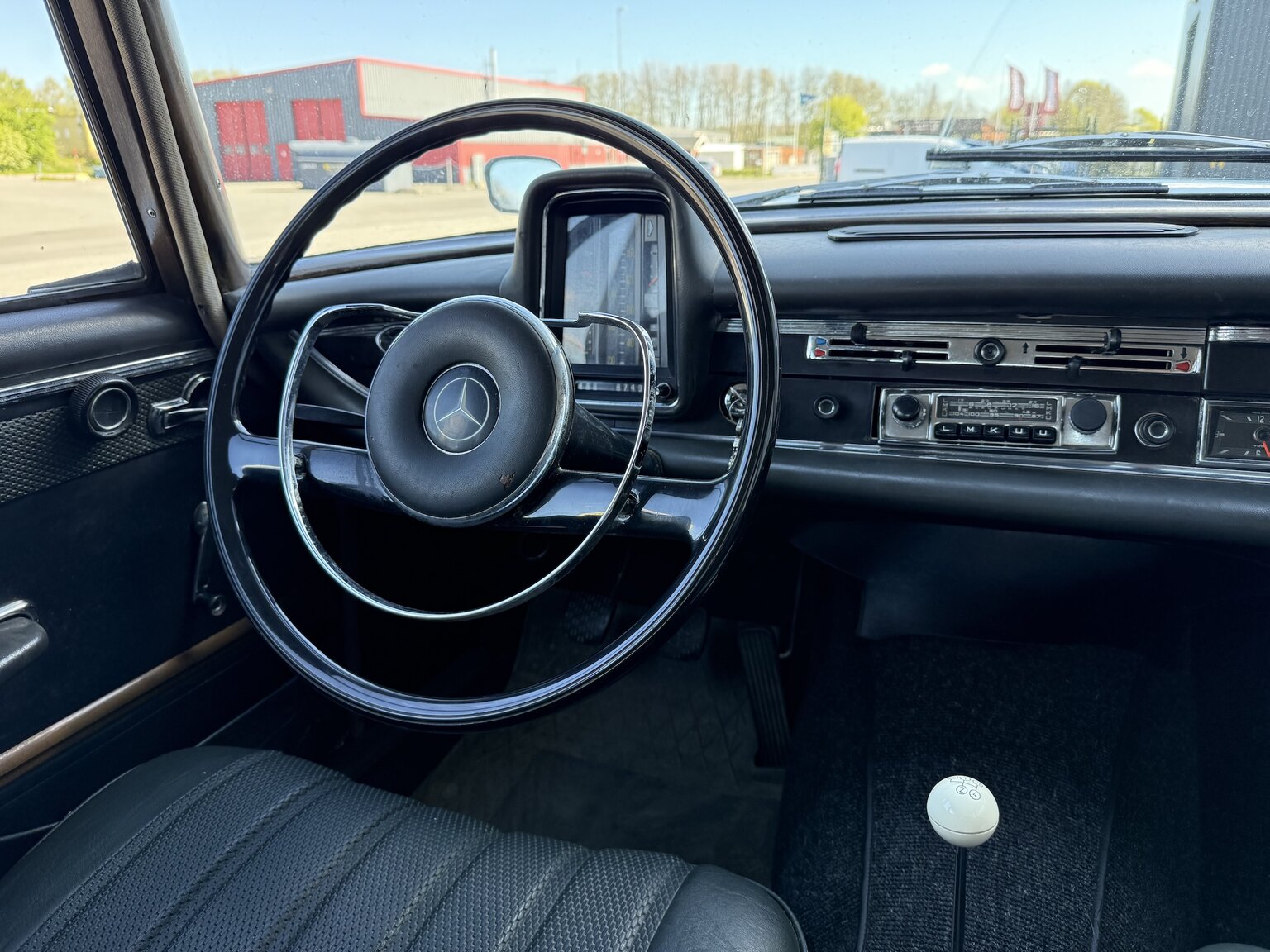 Interior image of 1967 Mercedes-Benz 230 Safari