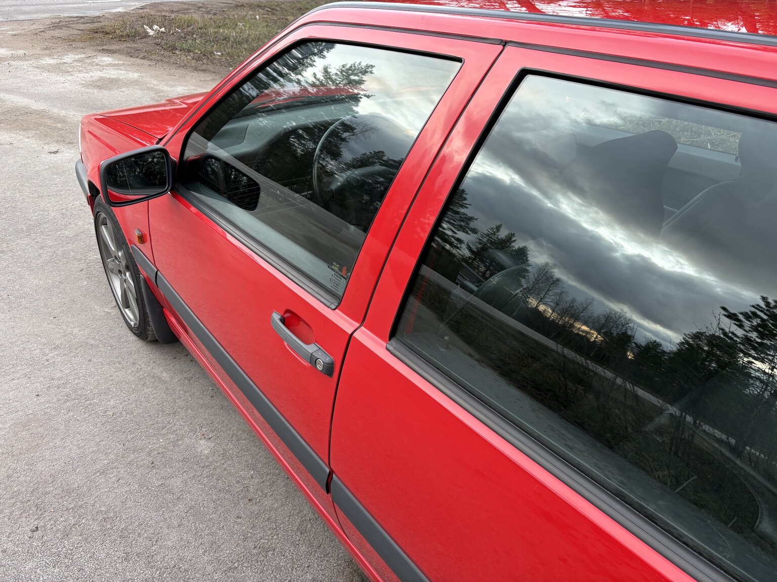 Exterior image of 1996 Volvo 850 R