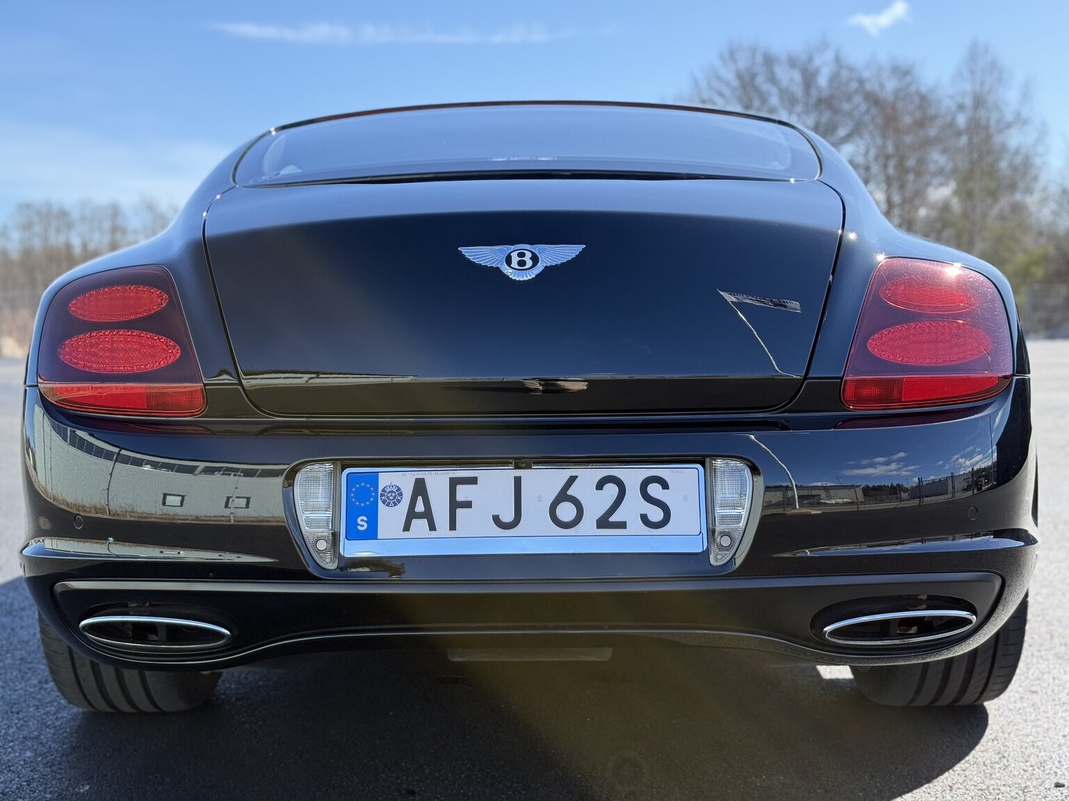 Exteriörbild på 2011 Bentley Continental Supersports
