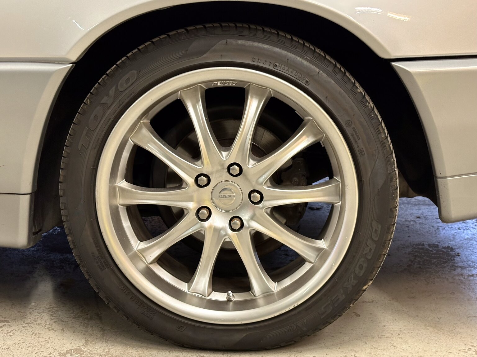 Exterior image of 1993 Mercedes-Benz SL 320