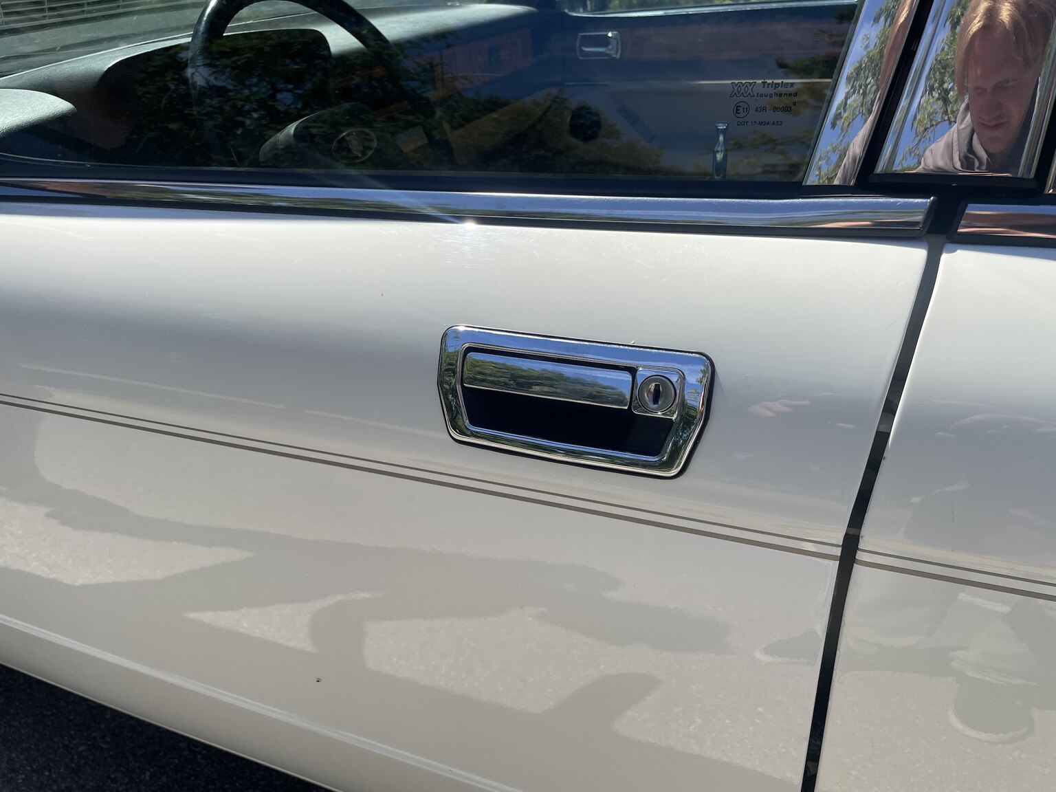 Exteriörbild på 1988 Jaguar XJ6 Sovereign