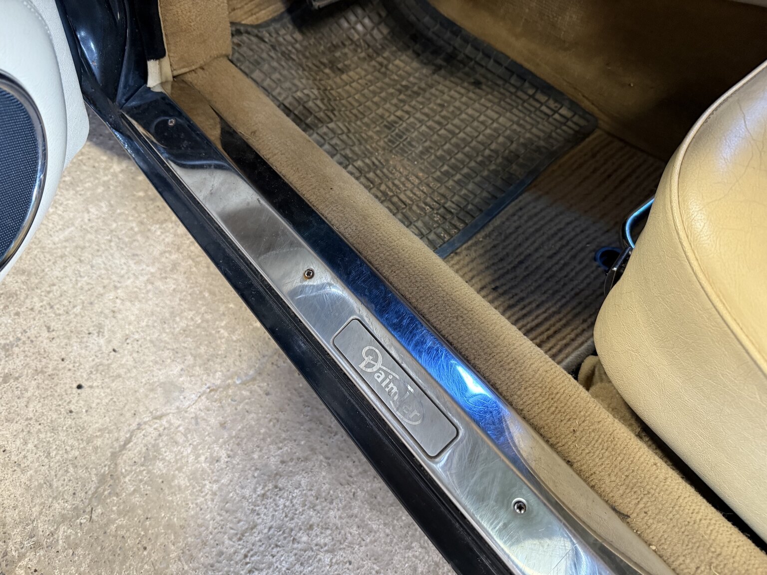 Interior image of 1990 Jaguar Daimler Double six
