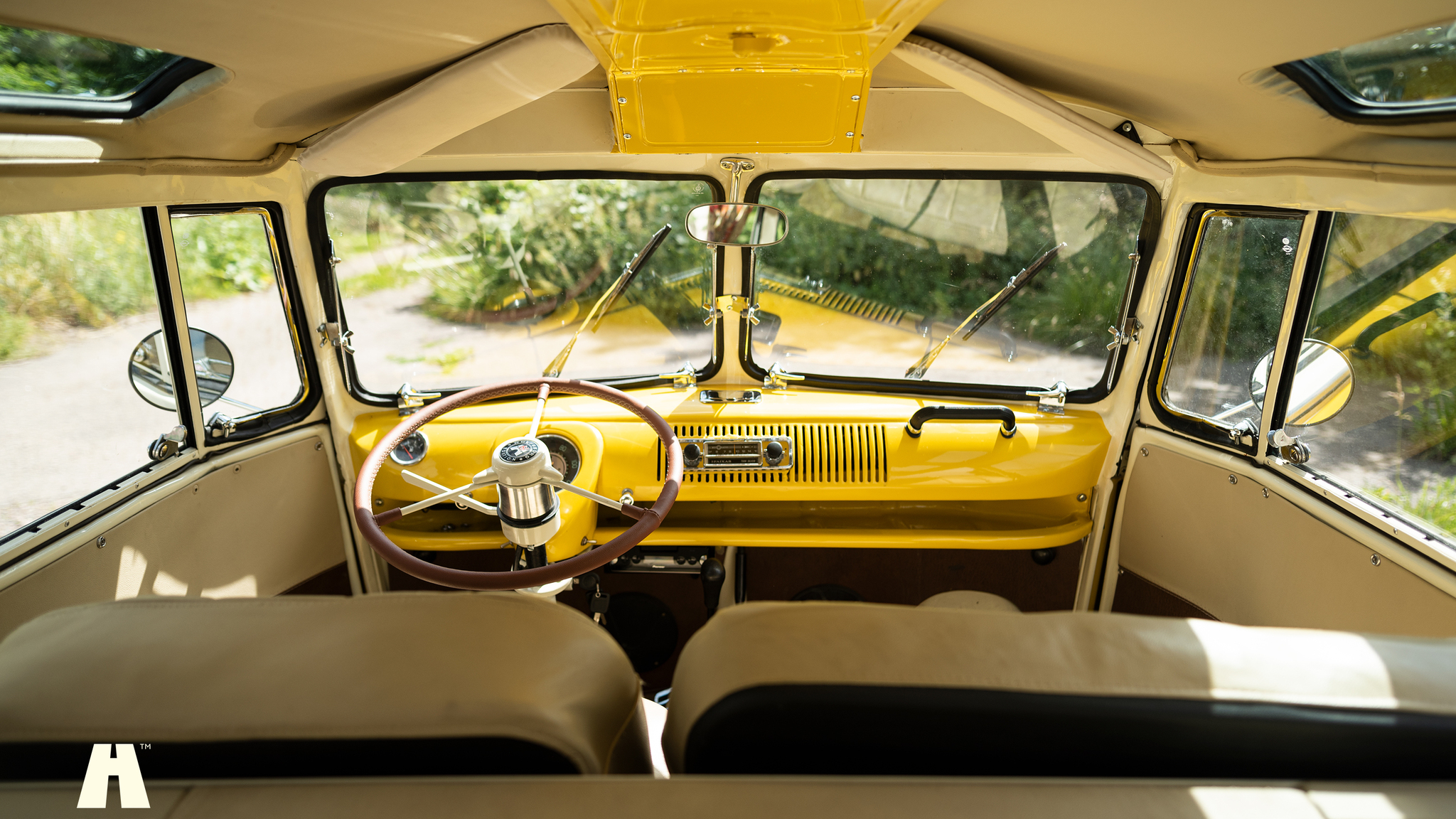 Interiörbild 1974 Volkswagen T1 Split Window  