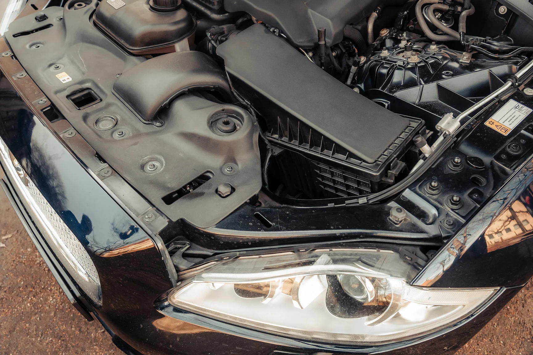 Image of 2012 Jaguar XJ mechanics (5)