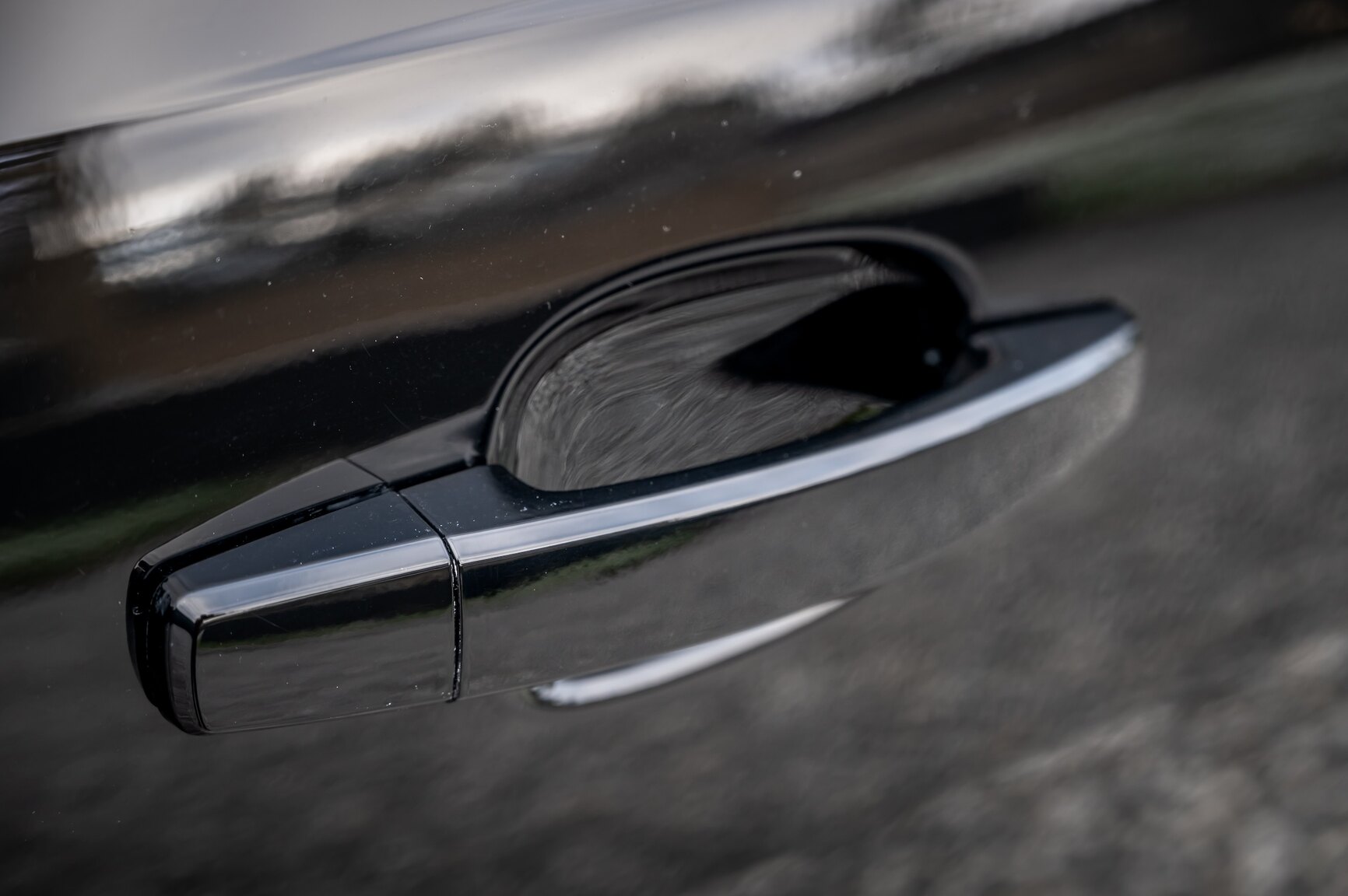 Exterior image of 2010 Chevrolet Camaro SS (45)