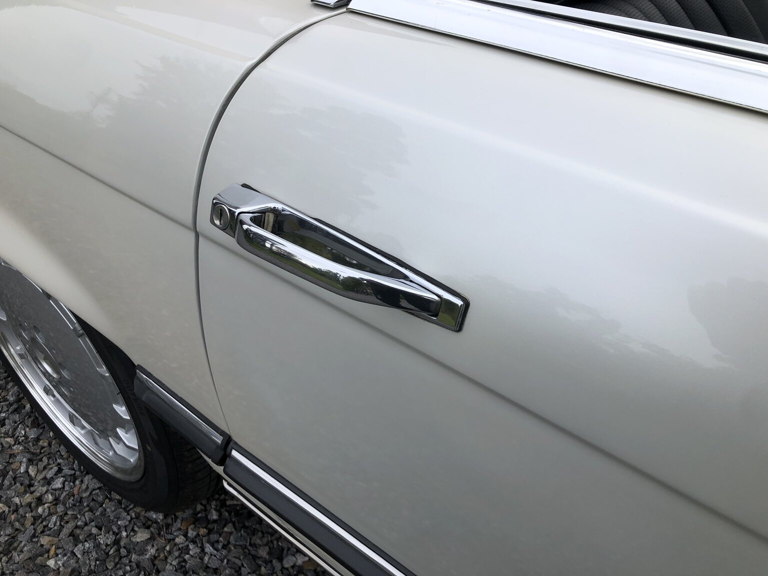 Exteriörbild på 1972 Mercedes-Benz 350 SL