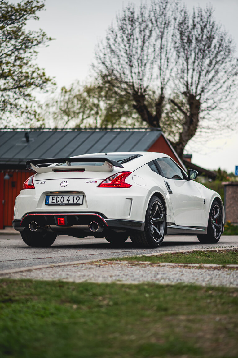 Exterior image of 2014 Nissan 370Z Nismo