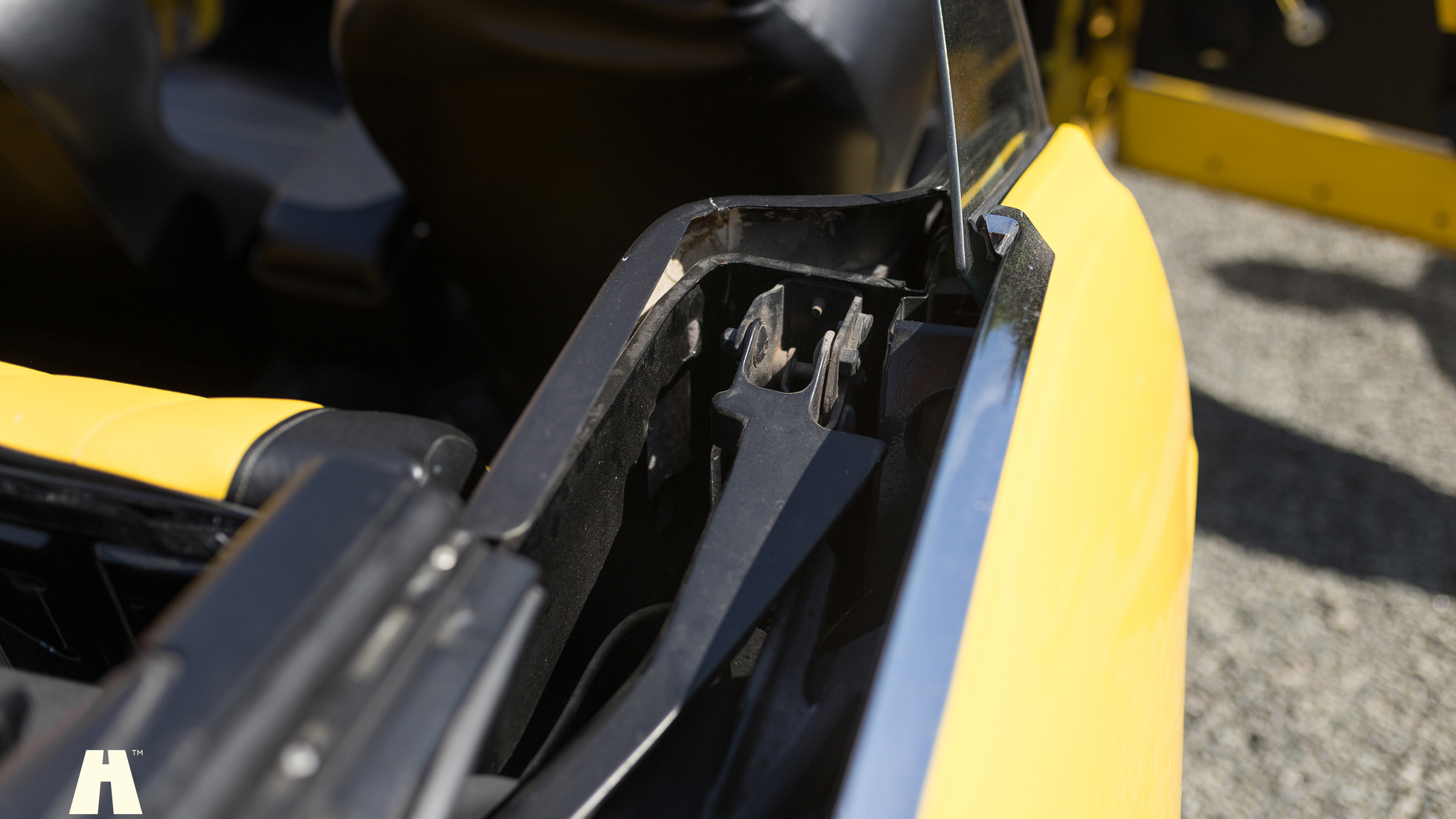 Interior image of 1971 Ford Mustang 429 Cabriolet (4)