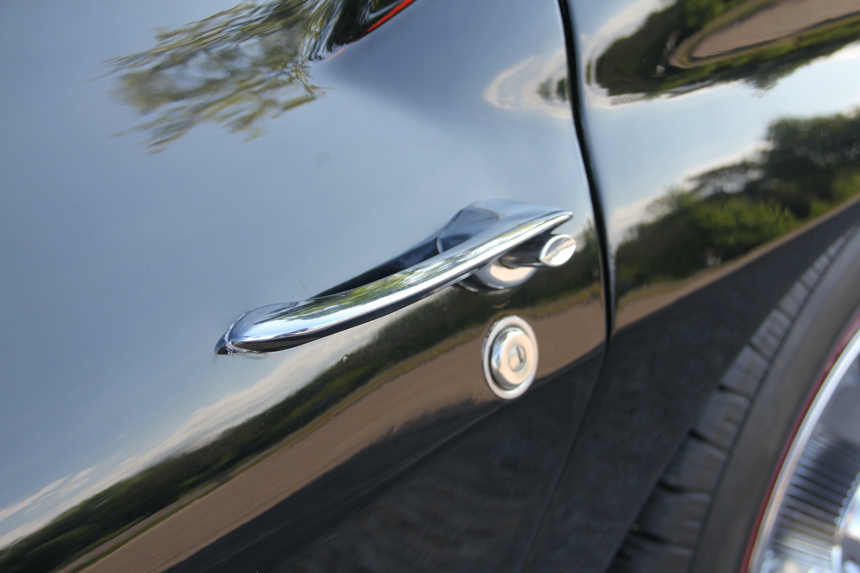 Exterior image of 1964 Corvette C2 Stingray Cabriolet (55)