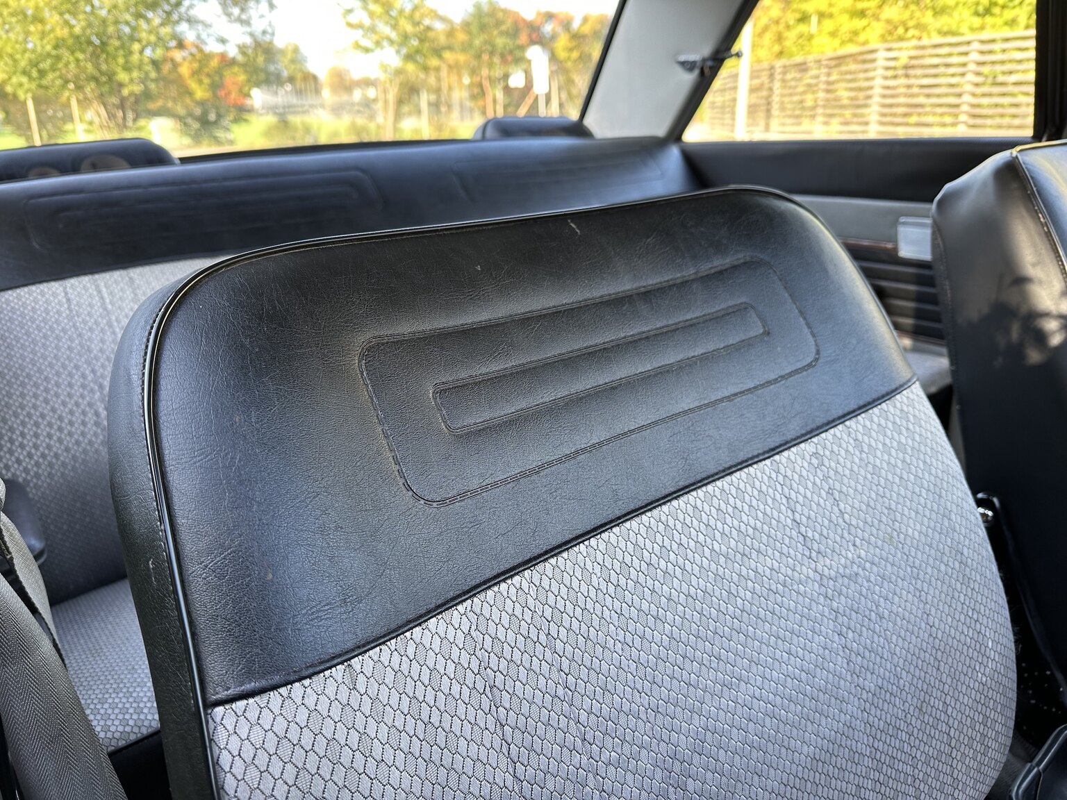 Interior image of 1965 Ford Taunus 17M (38)