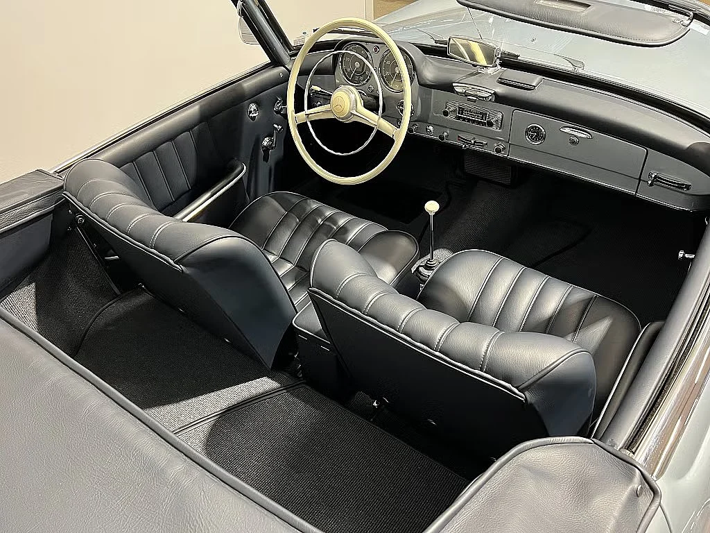 Interiörbild 1960 Mercedes 190 SL (1)