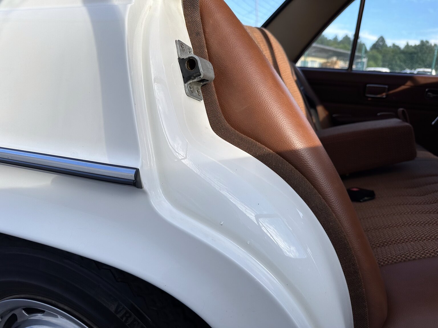 Interiörbild 1975 Mercedes Benz 200