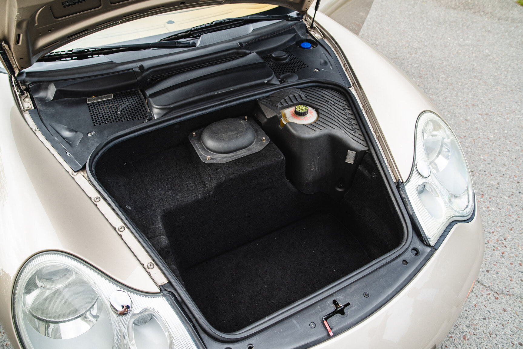 Interior image of 2004 Porsche 911 Carrera 4