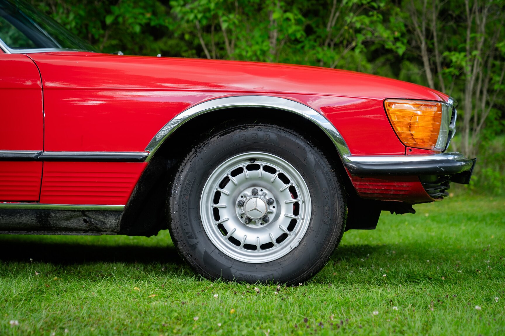 Exteriörbild på 1975 Mercedes-Benz 350 SLC