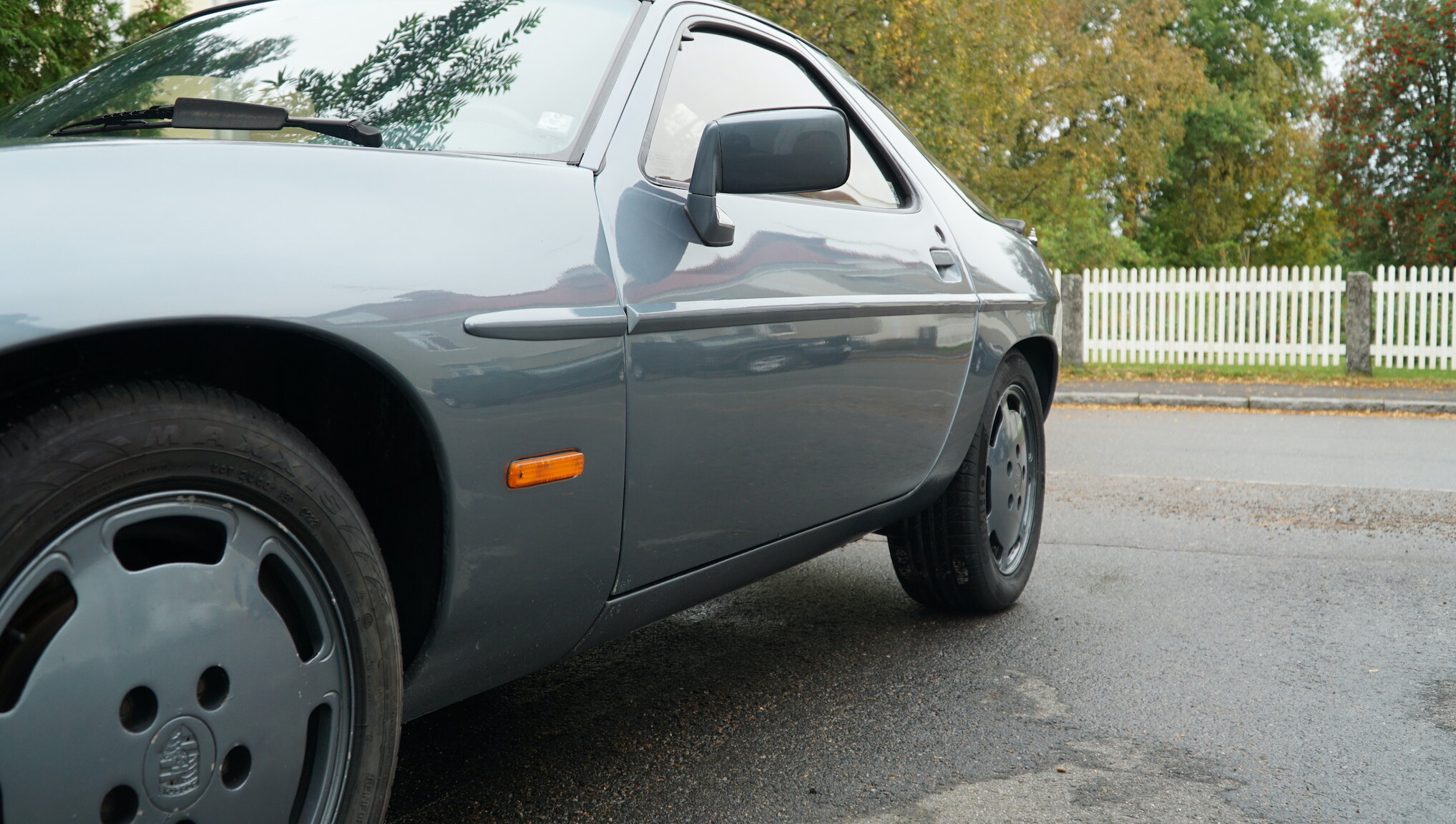 Aussenfoto 1983 Porsche 928S (40)