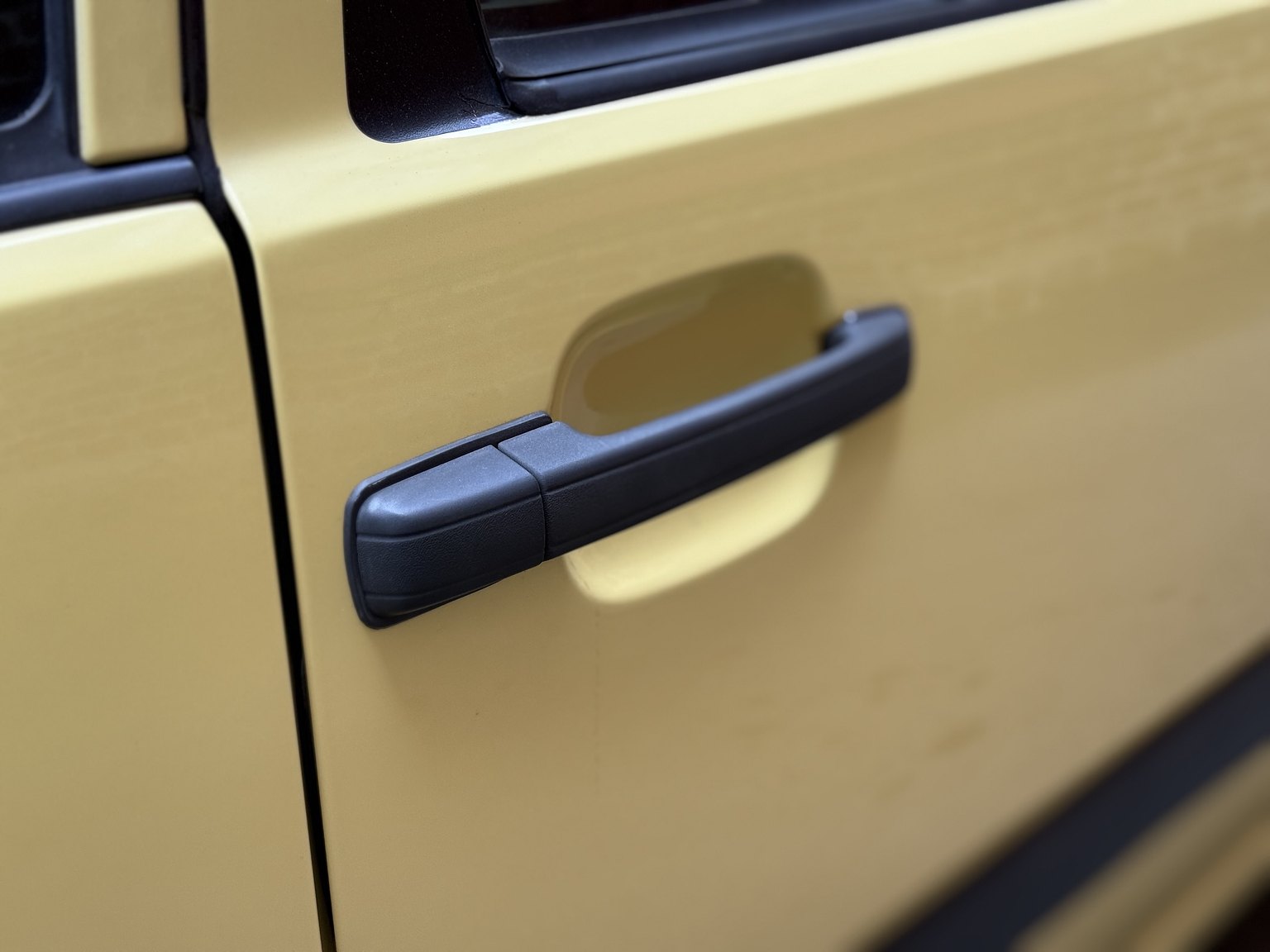 Exterior image of 1995 Volvo 850 T-5R