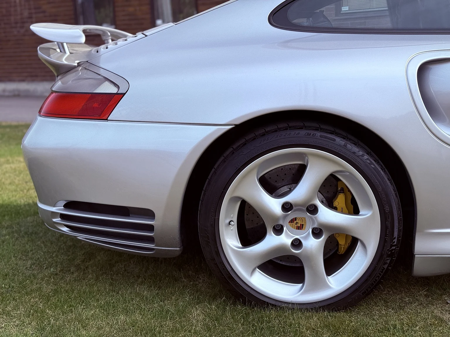 Aussenfoto 2005 Porsche 996 Turbo S (18)