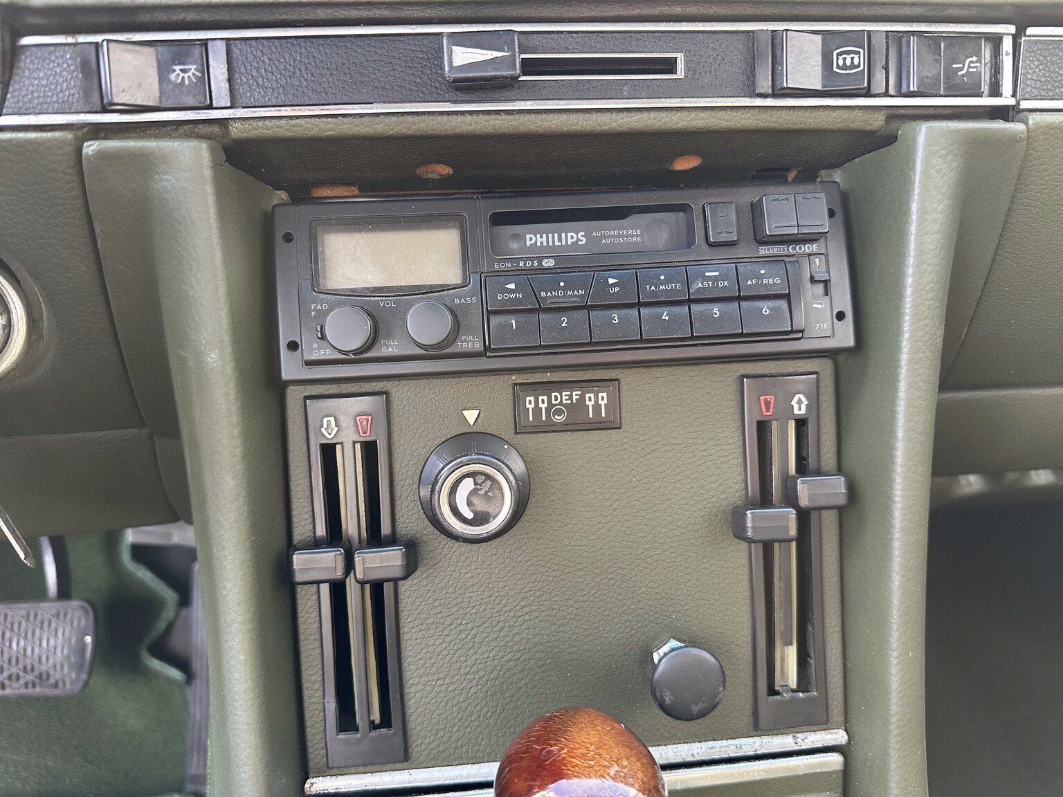 Innenraumfoto von 1974 Mercedes Benz 450 SLC