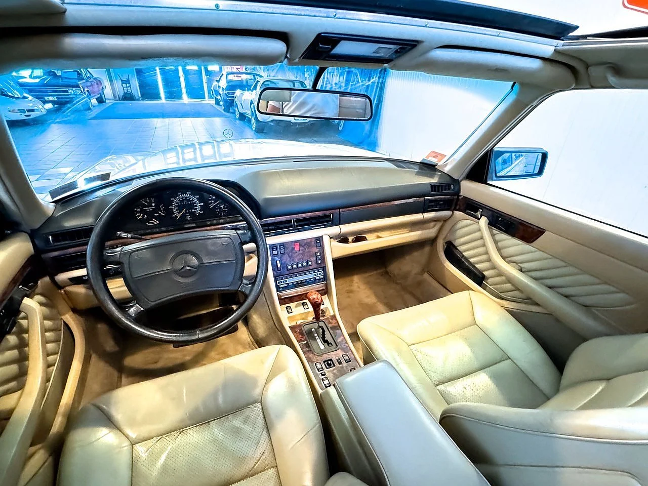 Bild von 1991 Mercedes-Benz S560 (15)