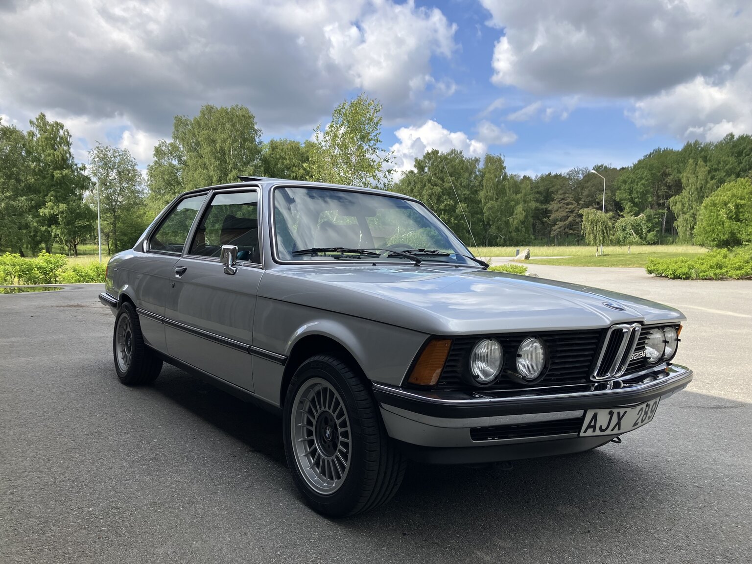 Aussenfoto 1979 BMW 323i