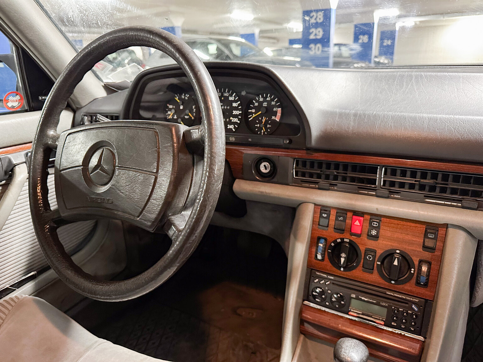 Interiörbild 1985 Mercedes-Benz 500 SEL